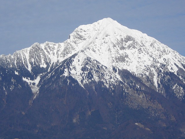 tukaj-vidimo-priljubljeno-tocko-na-tem-delu-gorenjske-se-posebno-kranjcanov-storzic_z.jpg