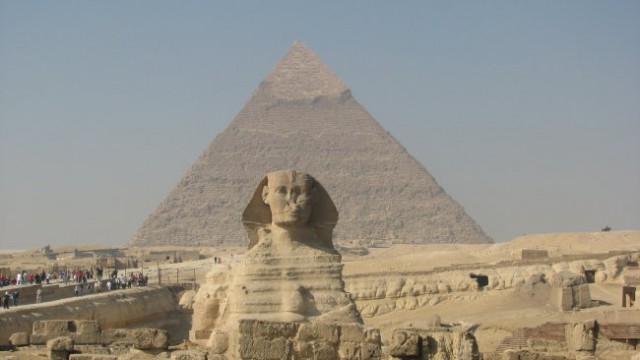 Piramida in sfinga