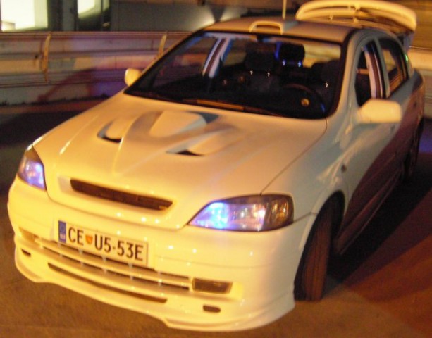 Opel  astra - foto