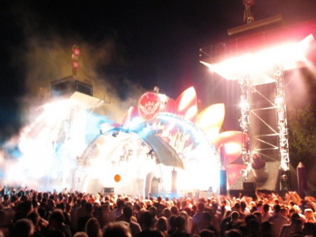 Q-base 2008 - foto