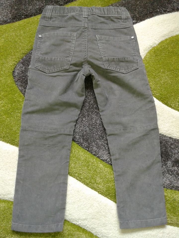 Žametne hlače c&a št. 110 - foto povečava