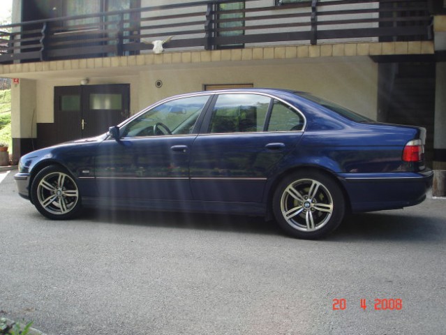 BMW 520i - foto