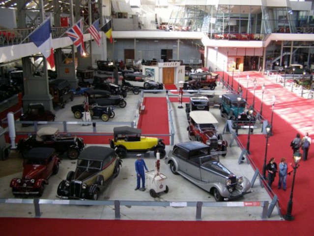 Avtomobilski muzej Bruselj - foto