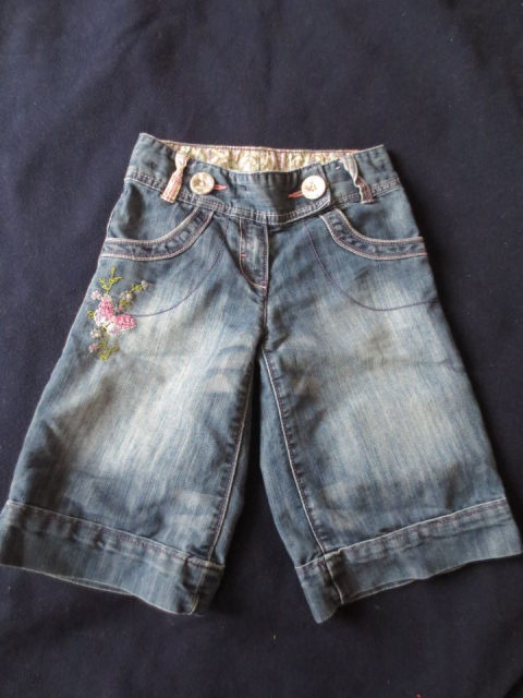 Jeans bermuda hlače Next (7 let, 122cm)... 7 eur