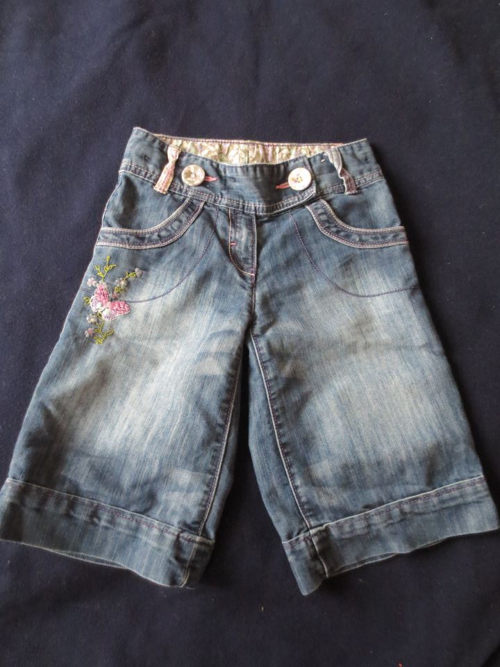 jeans bermuda hlače Next (7 let, 122cm)... 7 eur