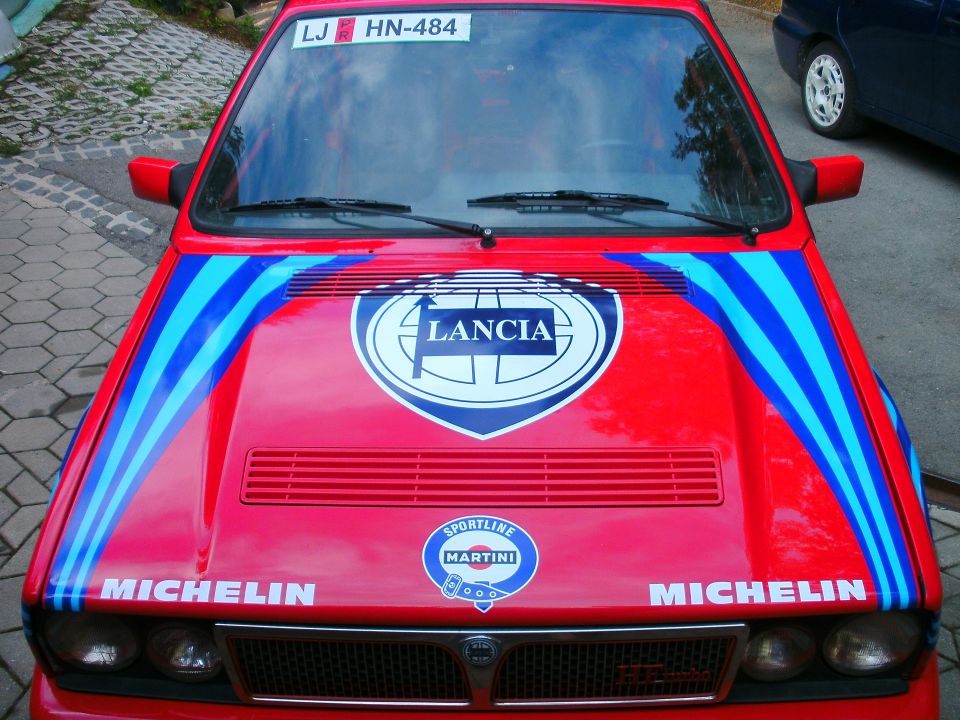 Lancia polepljena  - foto povečava