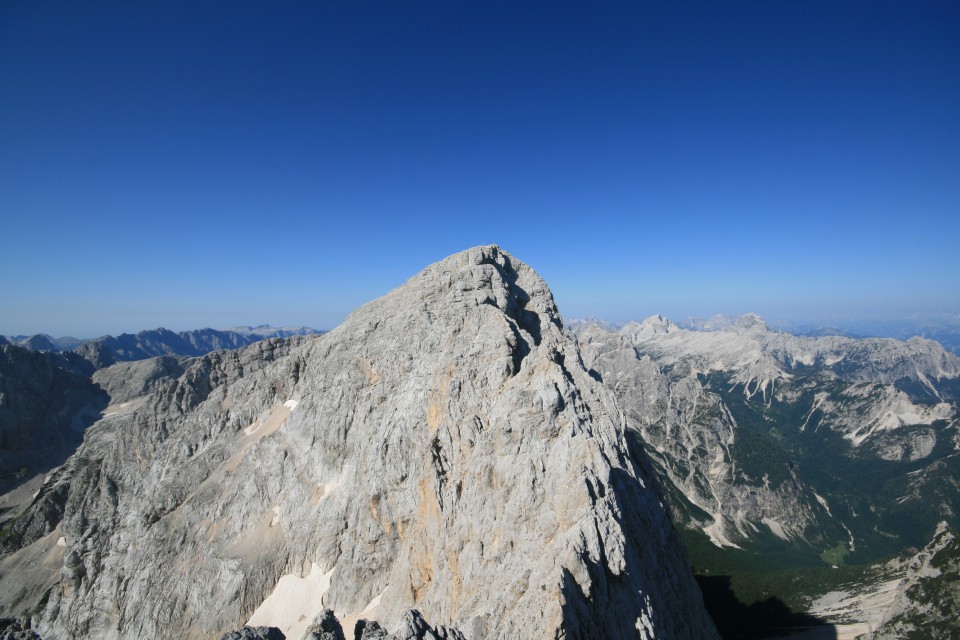 pogled proti Škrlatici