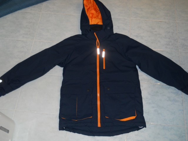 H&m bunda nova 152 9,5 eur