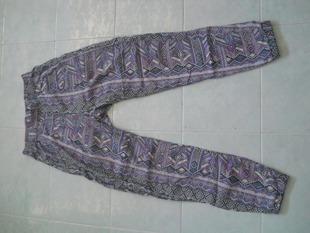 H&M tanjše hlače 158 2 eur
