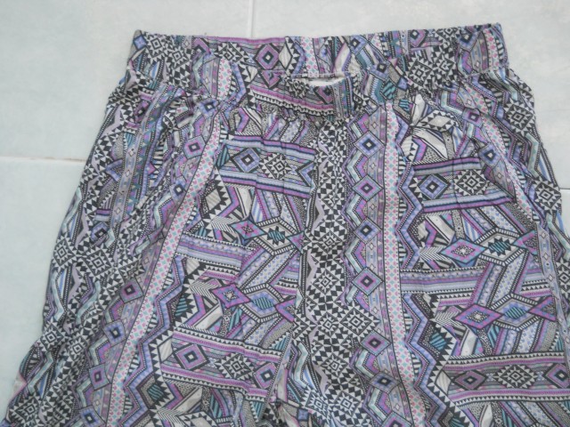 H&M tanjše hlače 158 2 eur