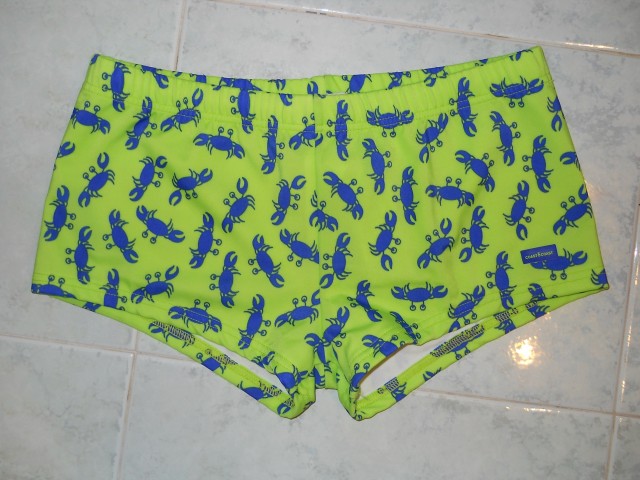 Calzedonia 14 let (ustrezajo nekako 152-158-164)  3,5 eur
