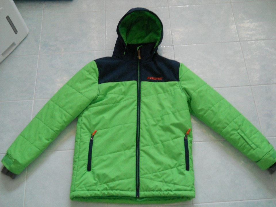 Protest bunda (smučarska) 164, po mojem bolj ustreza 152-158 17,5 eur