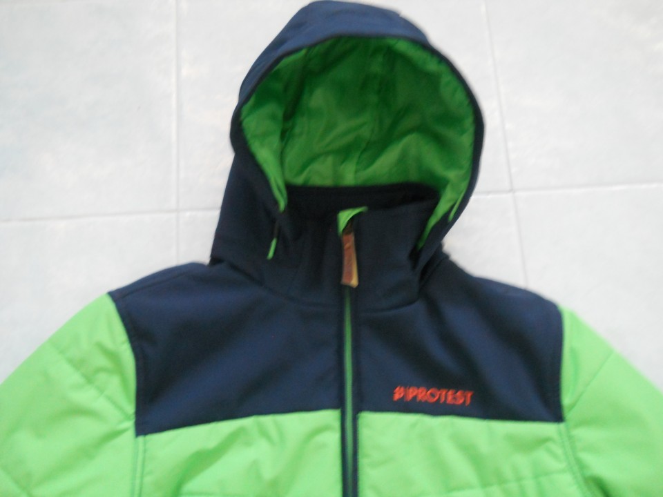 Protest bunda (smučarska) 164, po mojem bolj ustreza 152-158 17,5 eur