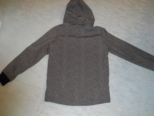 H&M softshell 164 (tudi že kot 152-158 se lahko nosi) 13,5 eur