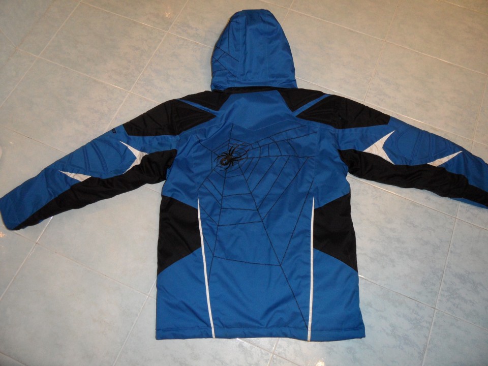 Spyder smuč. bunda 176, mi nosili pri velikosti 164 24,5 eur