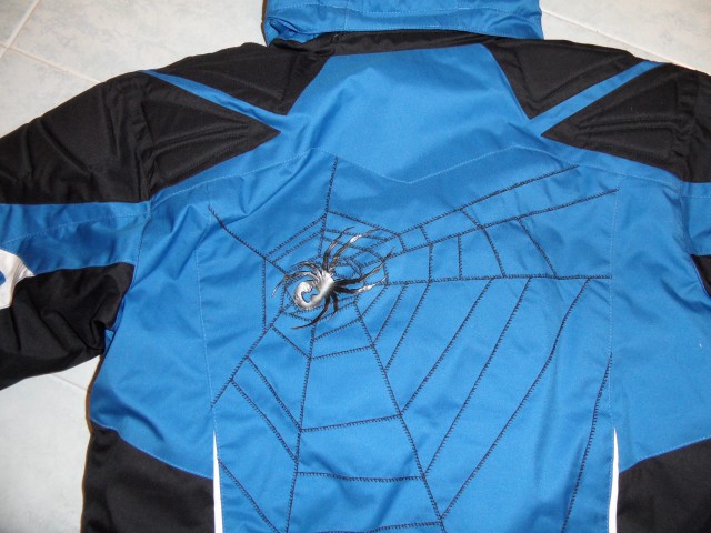 Spyder smuč. bunda 176, mi nosili pri velikosti 164 24,5 eur