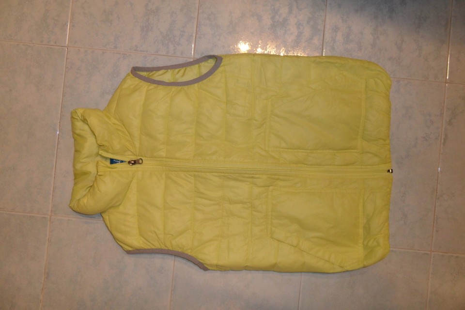 Podložen brezrokavnik 158-164 2 eur