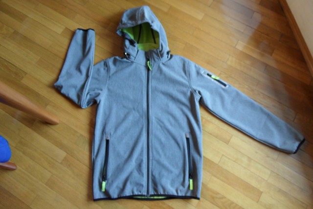 Softshell YFK 158-164 (12-14) 10,5 eur