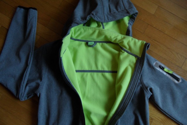 Softshell YFK 158-164 (12-14) 10,5 eur