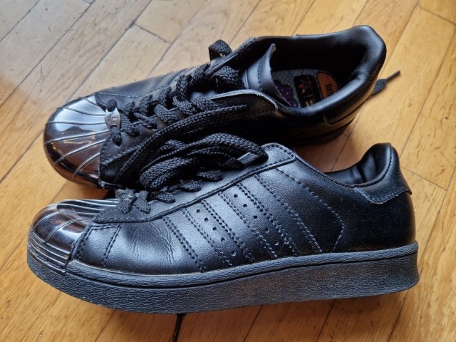 Adidas superge original št. 40 13 eur