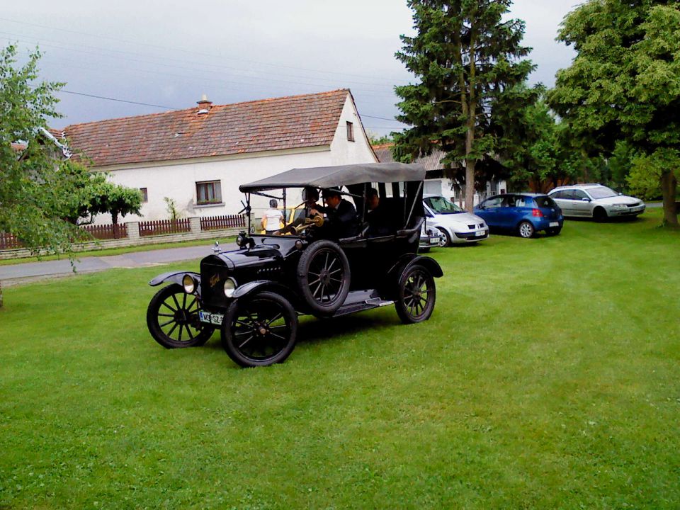 Podoknica nedeljskega 2013 - foto povečava