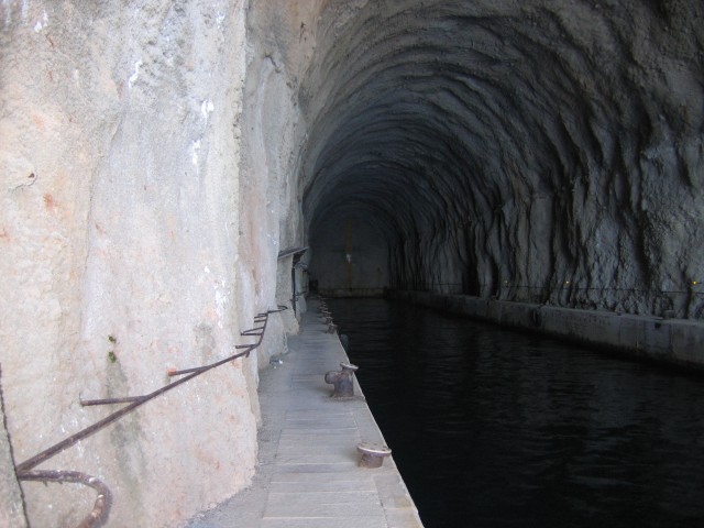 Morski vkop tunel na dugem otoku - foto