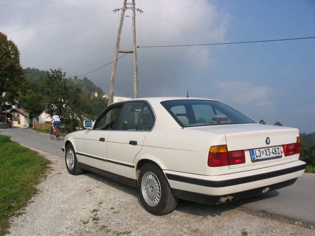 E34 525iA - foto