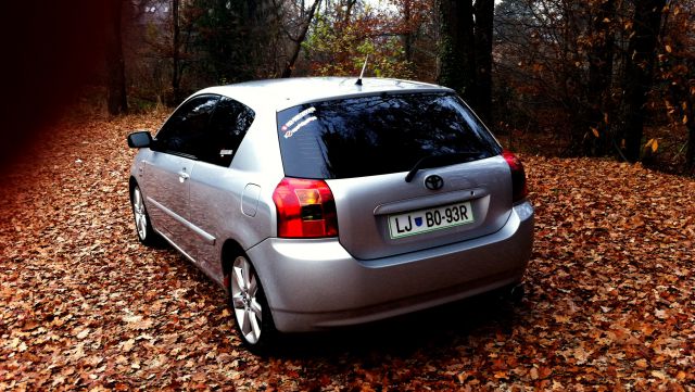 Toyota Corolla e12 - foto