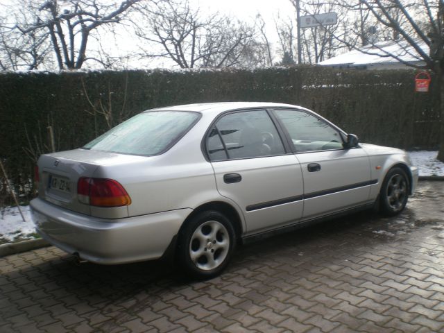 6gen sedan fl - foto