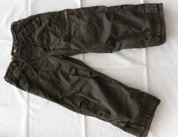 2. H&M 
debelejše hlače dve plasti
št.104
cena:6,5 eur