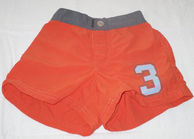 13. Benetton
hlačke z mrežico
št.XS
cena: 2 eur
REZERVIRANO