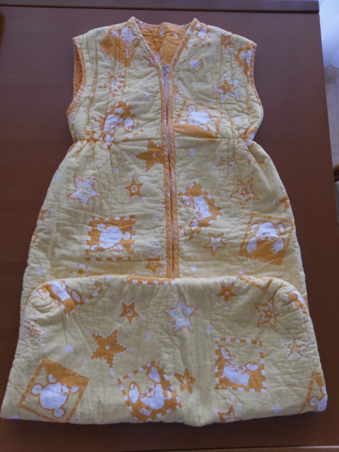 Spalna vreča  Odeja
Dolžina 100 cm (2-4 leta)
100% bombaž (polnilo in 
tkanina)
10 EUR