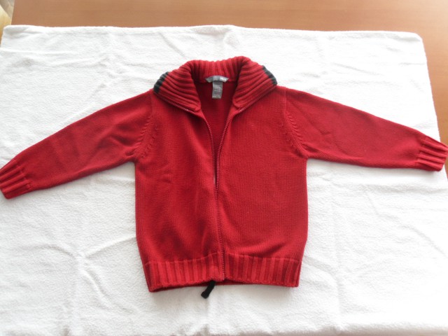 Jopa H&M
bombažna
št.104
Cena: 7 eurov