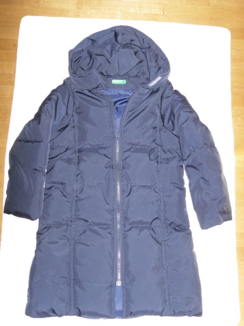 Benetton zimski plašč 
- temno moder
št. s (6 let)
20 eur
REZERVIRAN