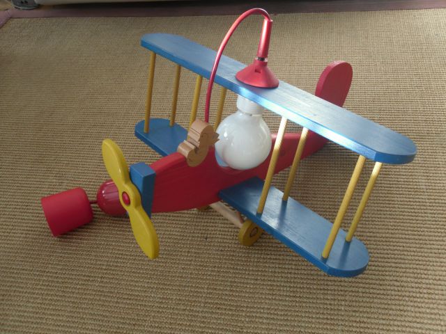 Otroška luč-avion