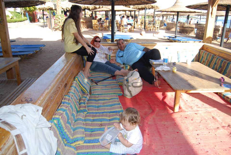 DAHAB JAN 2010 - AYMAN AND FAMILY - foto povečava