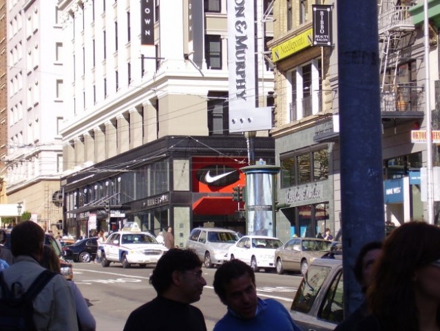Nike town:) v 4! nadstropjih