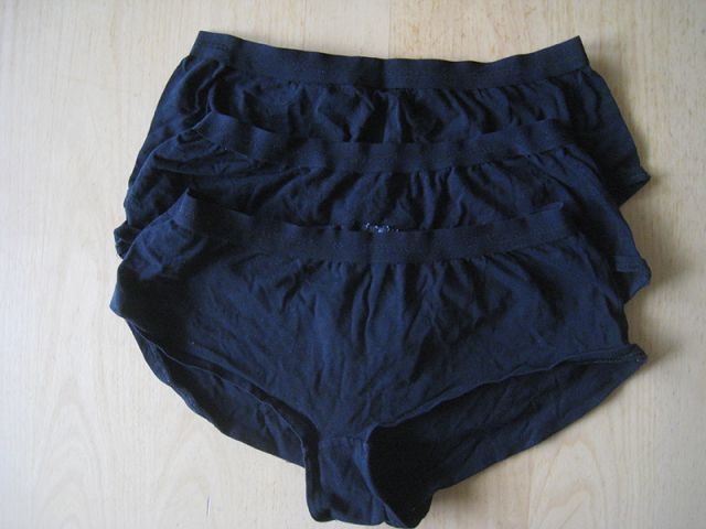 Schiesser spodnje hlače, št. 40, cena 7 eur za komplet