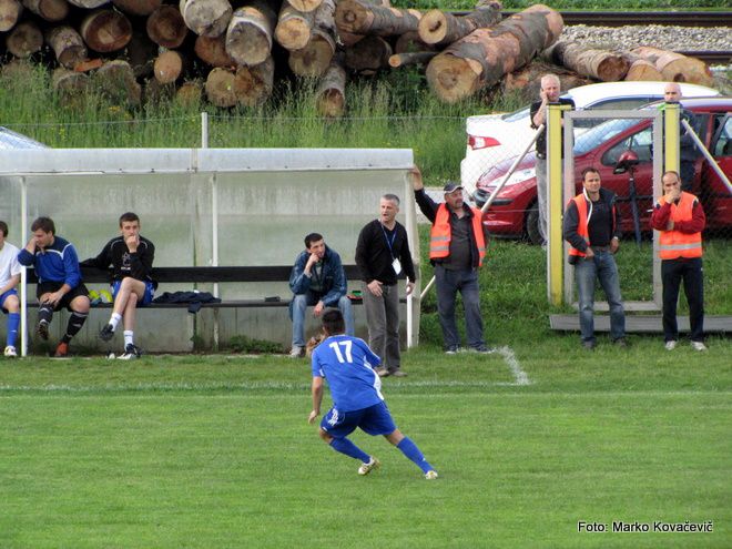 Nogomet Šmarje : Slovenska Bistrica - foto povečava