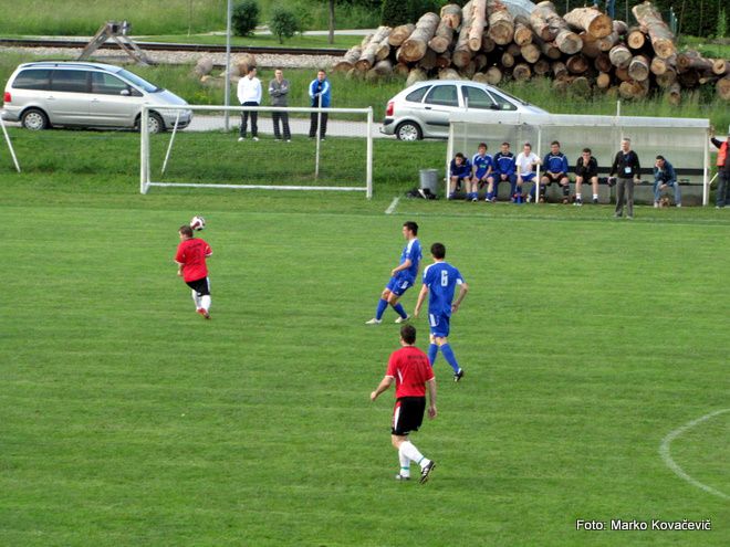 Nogomet Šmarje : Slovenska Bistrica - foto povečava