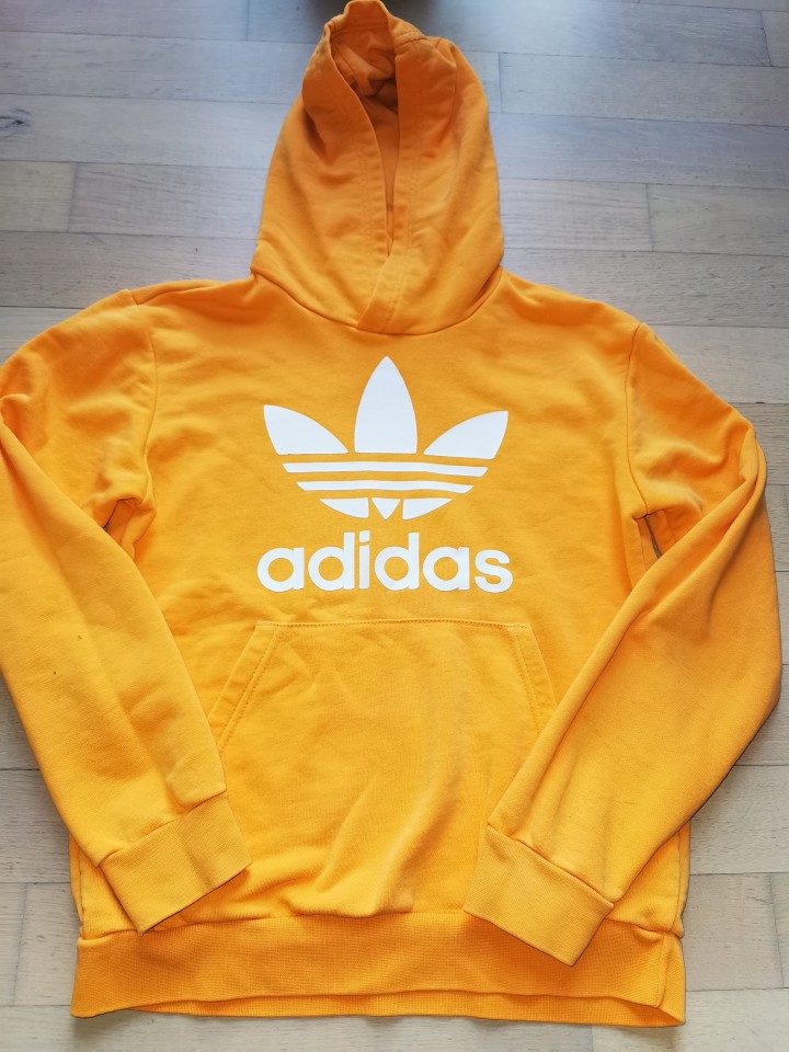 3eur,kot omenjeno na rokavih fleki