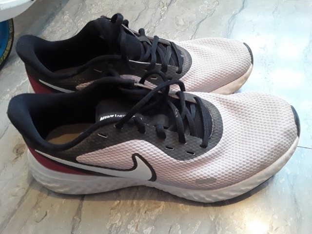 Telovadni nike št.41, 17€, -10% - foto