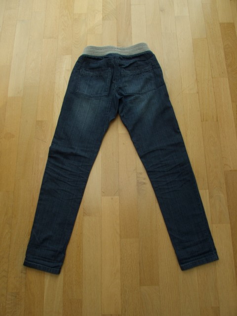 OKAIDI jopa s kapuco + NEXT jeans št. 152 (12 let)