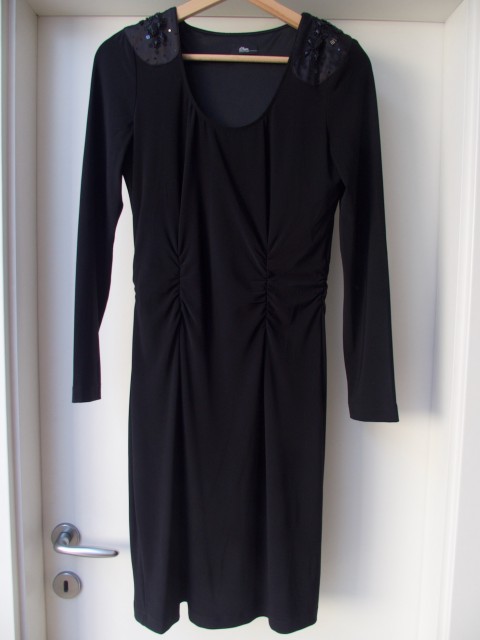 NOVA samo oprana črna S.OLIVER obleka št. S; 18 eur