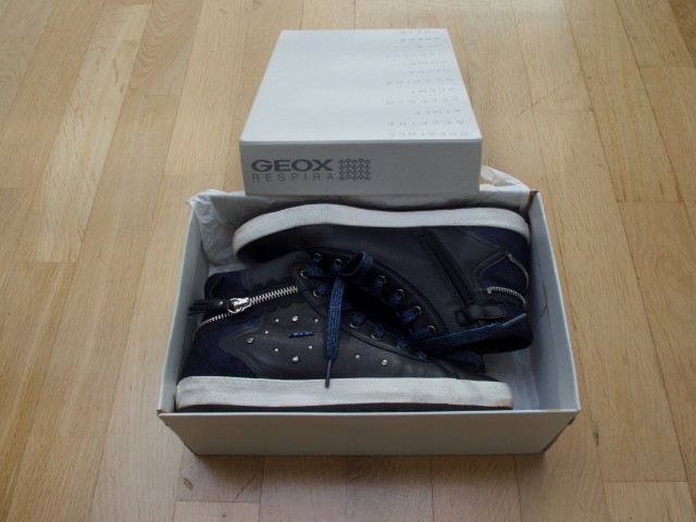 1x obuti visoki gležnarji GEOX št. 38; 40 eur