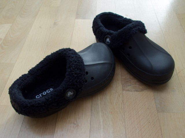 CROCS zimski črni, parkrat obuti, št. 4-6; 10 eur