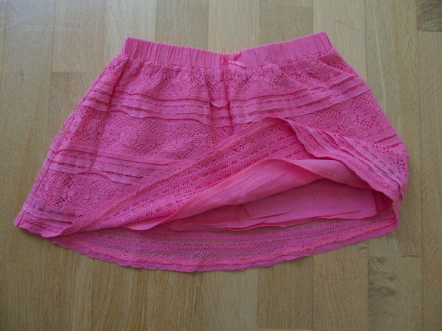 Komplet BENETTON majca in CALZEDONIA krilo 7-8 let