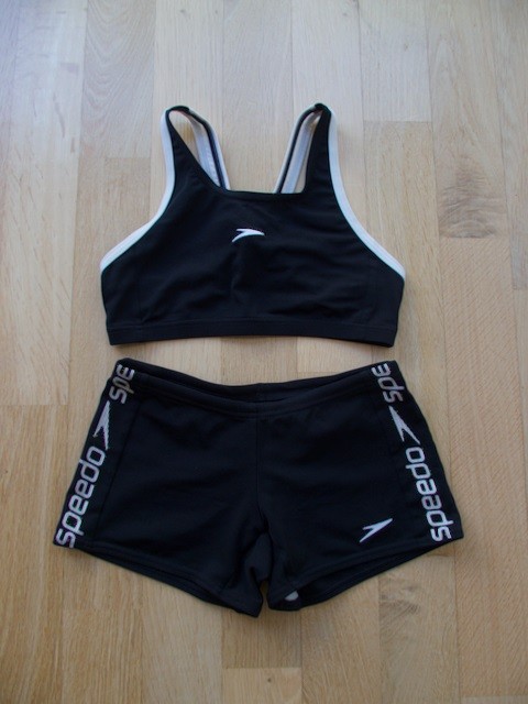 SPEEDO športne kopalke št. 128 (8 let); 8 eur