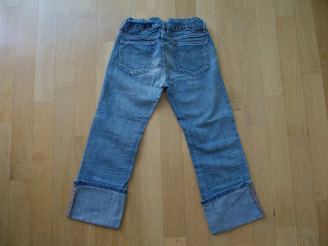 Komplet majica in 7-8 jeans hlače H&M št. 134 (8-9 let)