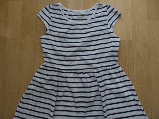 1x oblečena H&M oblekica št. 134-140 (8-10 let)